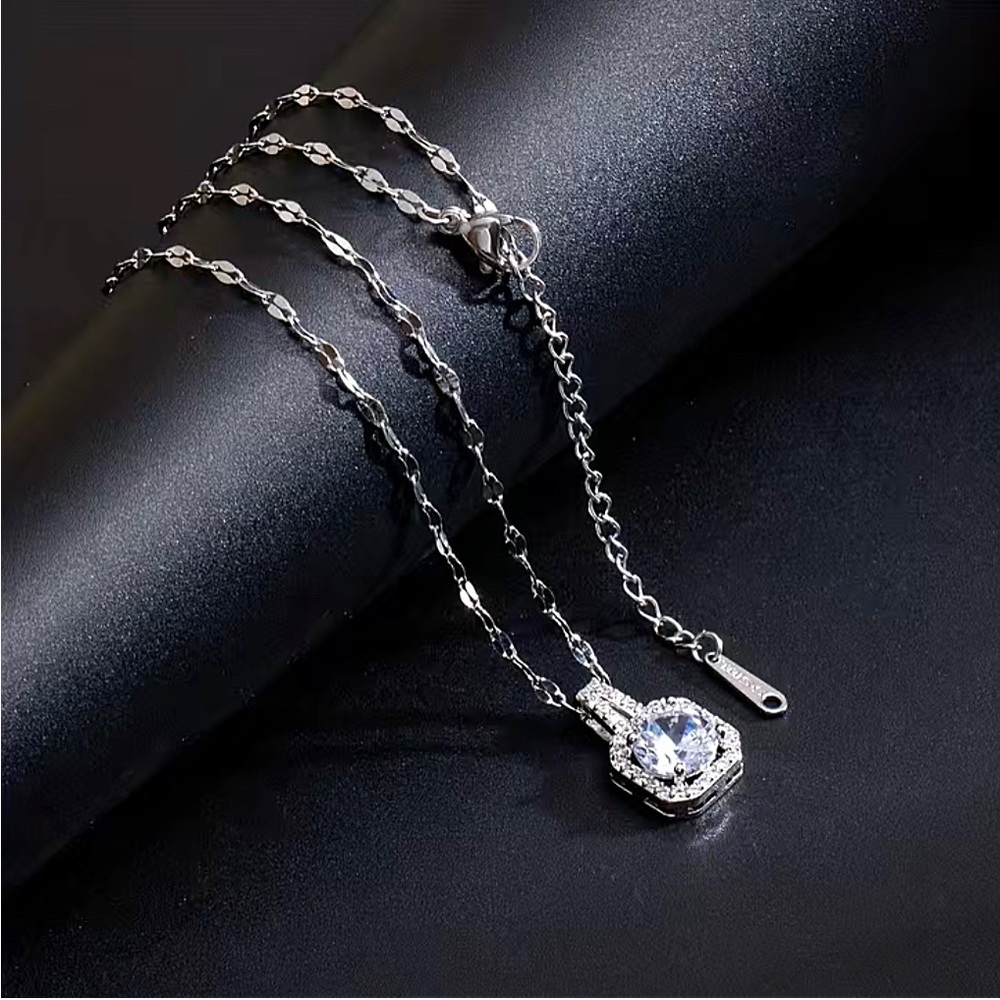 Silver Tone Faux Diamond Pendant Necklace NWT